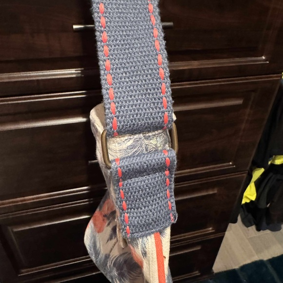 Caribbean Joe Flamingo Floral Print Crossbody Bag 11x10in like new - Picture 11 of 11